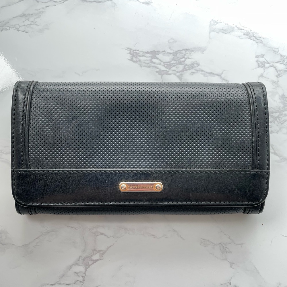 Long Burberry wallet in black with gray plaid